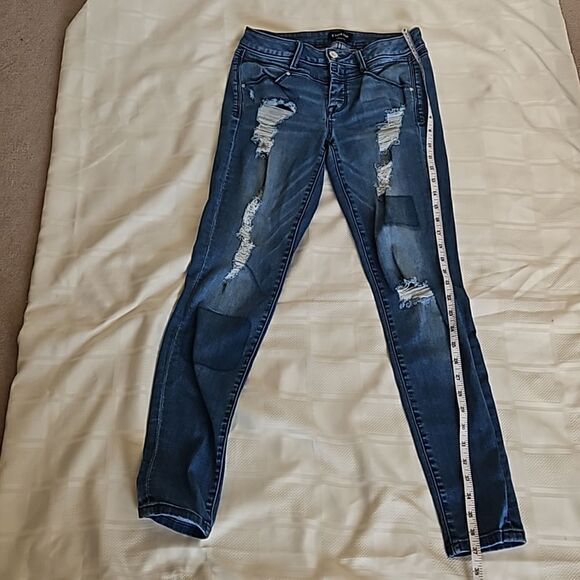 Bebe Women's Distressed Denim Jean 27 Light Blue Washed - Picture 10 of 16